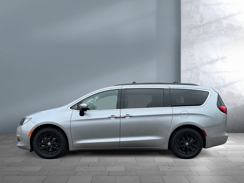 2021 Chrysler Voyager