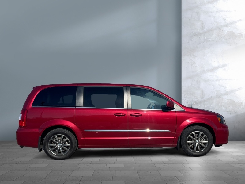 2015 Chrysler Town and Country