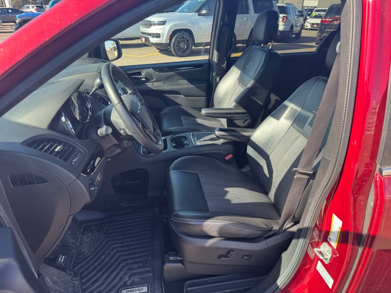 2015 Chrysler Town and Country