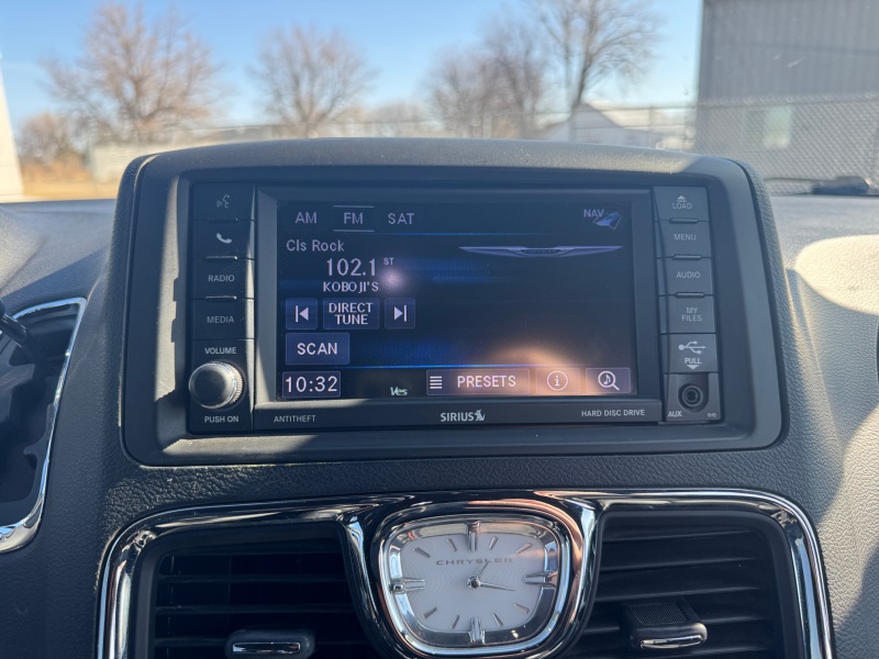 2015 Chrysler Town and Country