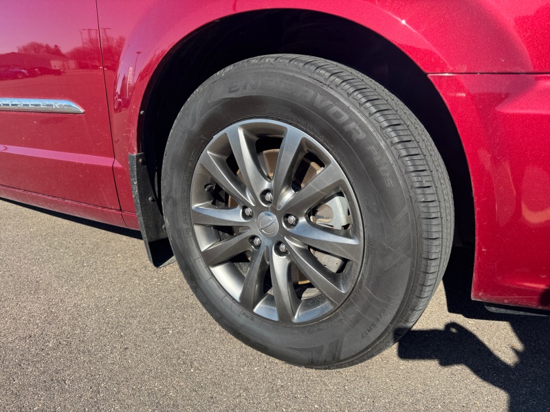 2015 Chrysler Town and Country