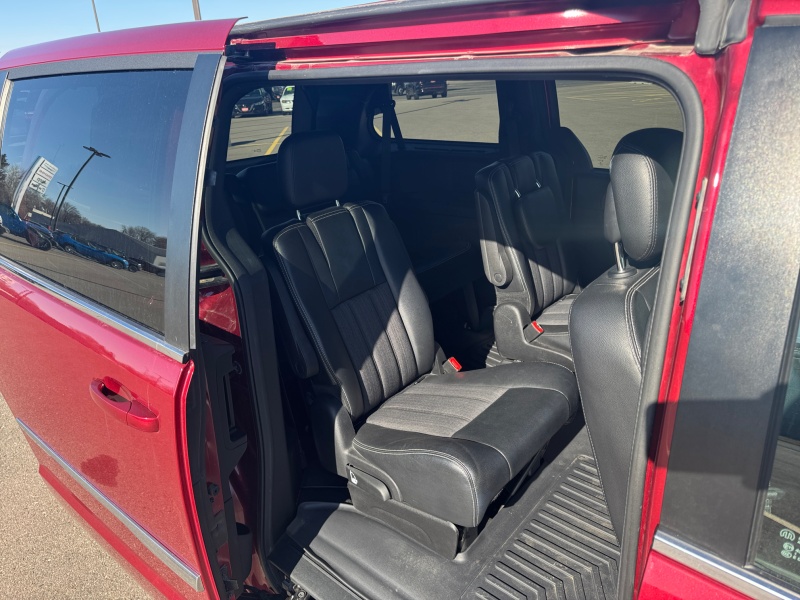 2015 Chrysler Town and Country