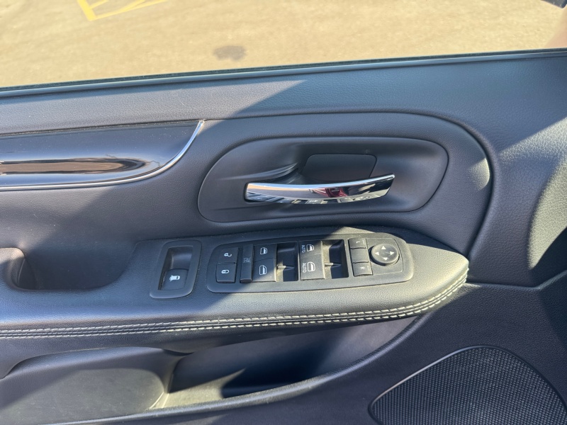 2015 Chrysler Town and Country