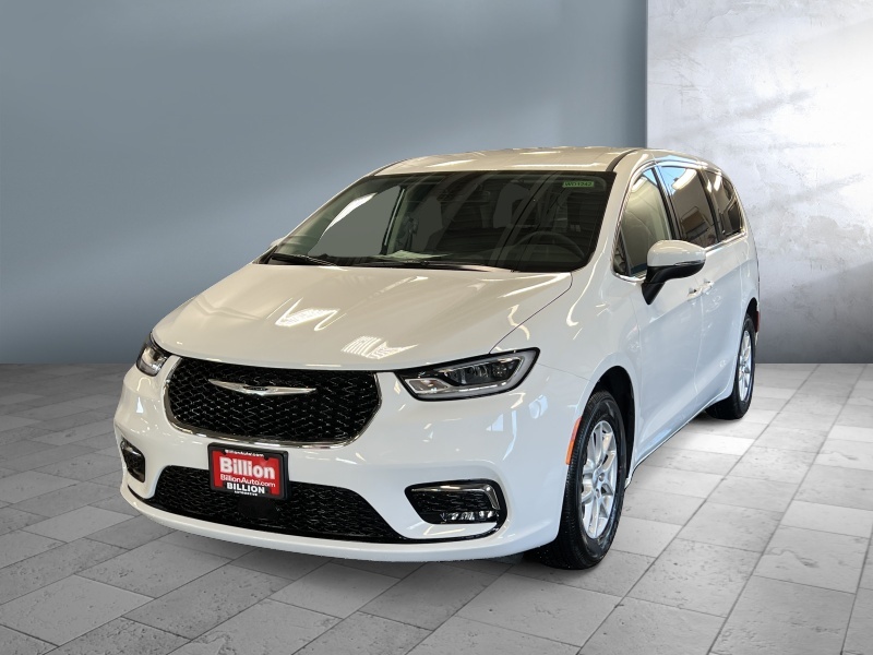 New 2023 Chrysler Pacifica Touring L Van