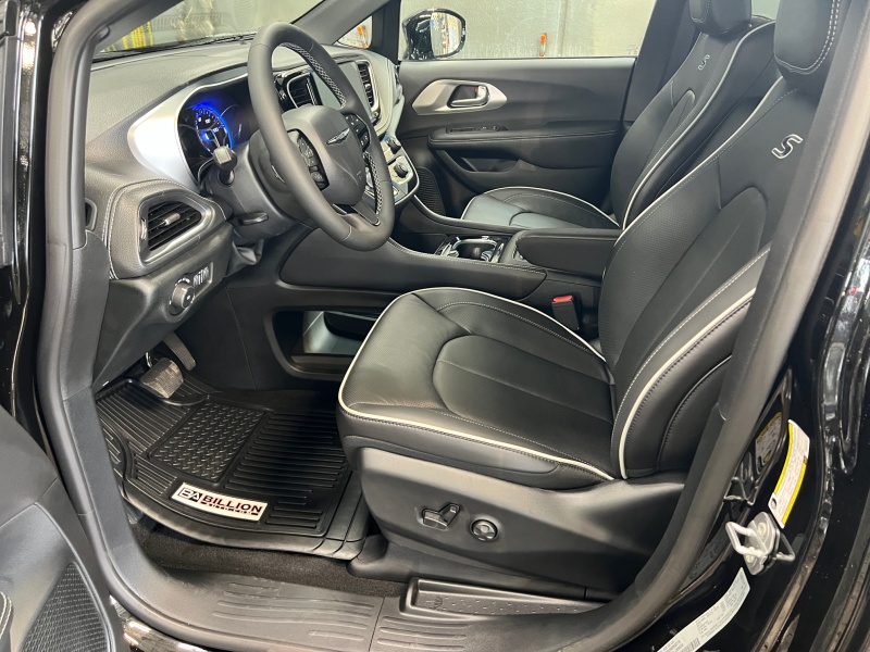 2025 Chrysler Pacifica