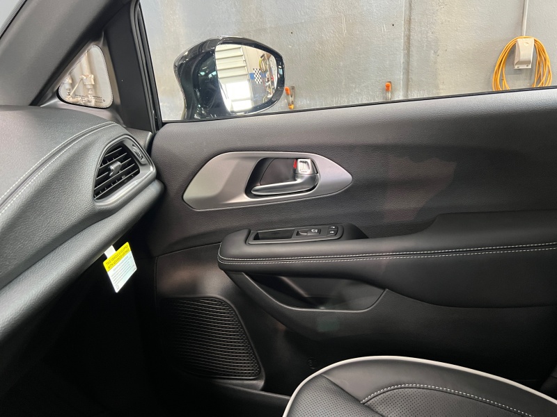 2025 Chrysler Pacifica