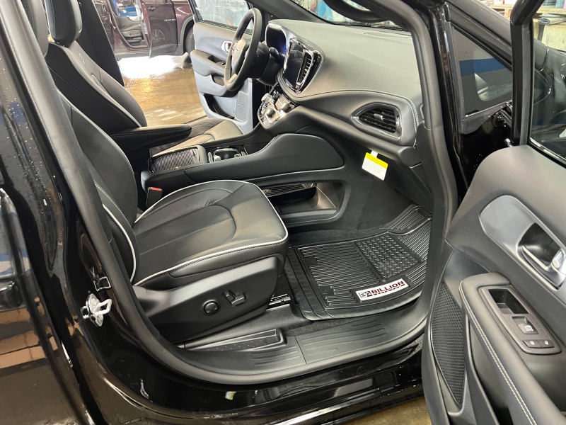 2025 Chrysler Pacifica