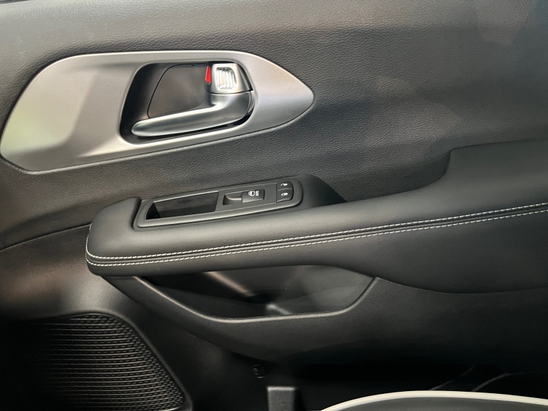 2025 Chrysler Pacifica