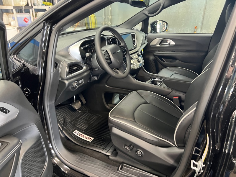 2025 Chrysler Pacifica