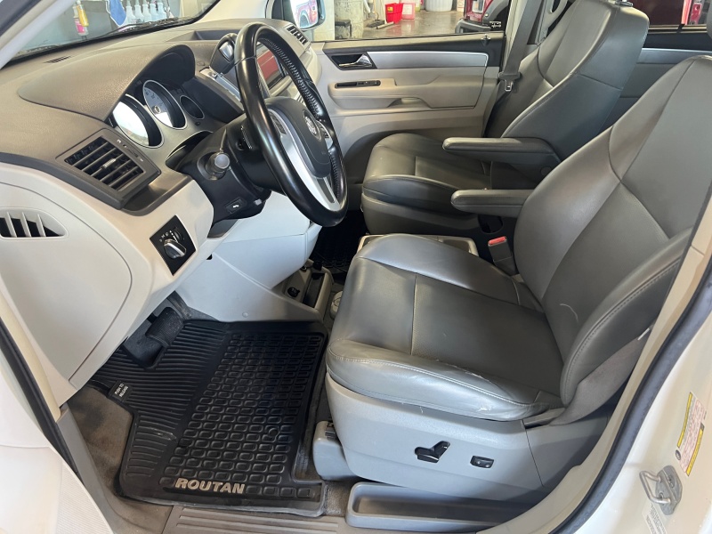 2011 Volkswagen Routan