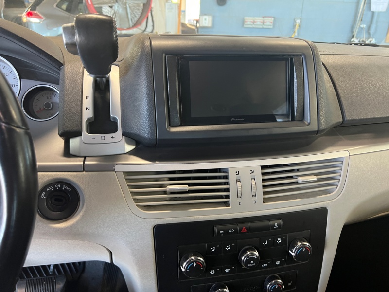 2011 Volkswagen Routan