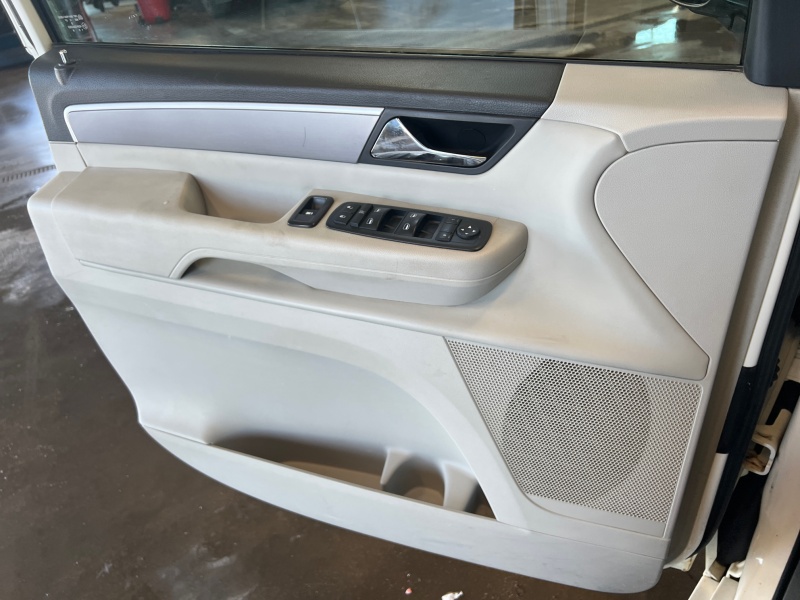 2011 Volkswagen Routan