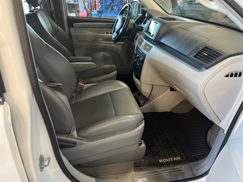 2011 Volkswagen Routan