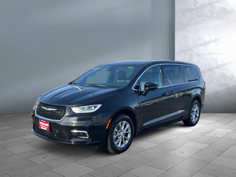 New 2026 Chrysler Pacifica Limited Vans