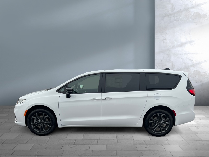 2026 Chrysler Pacifica