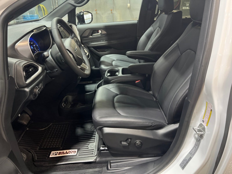 2026 Chrysler Pacifica