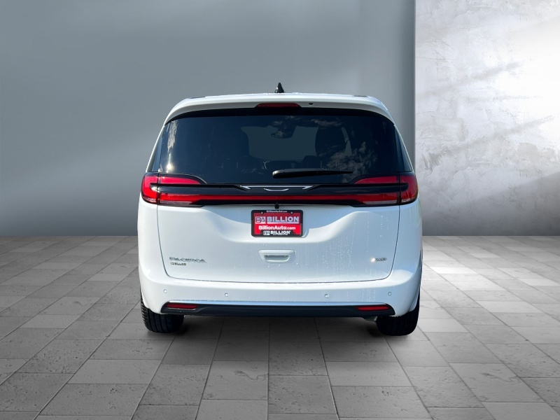2027 Chrysler Pacifica