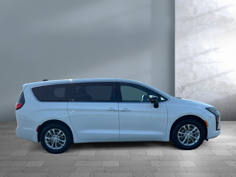 2027 Chrysler Pacifica