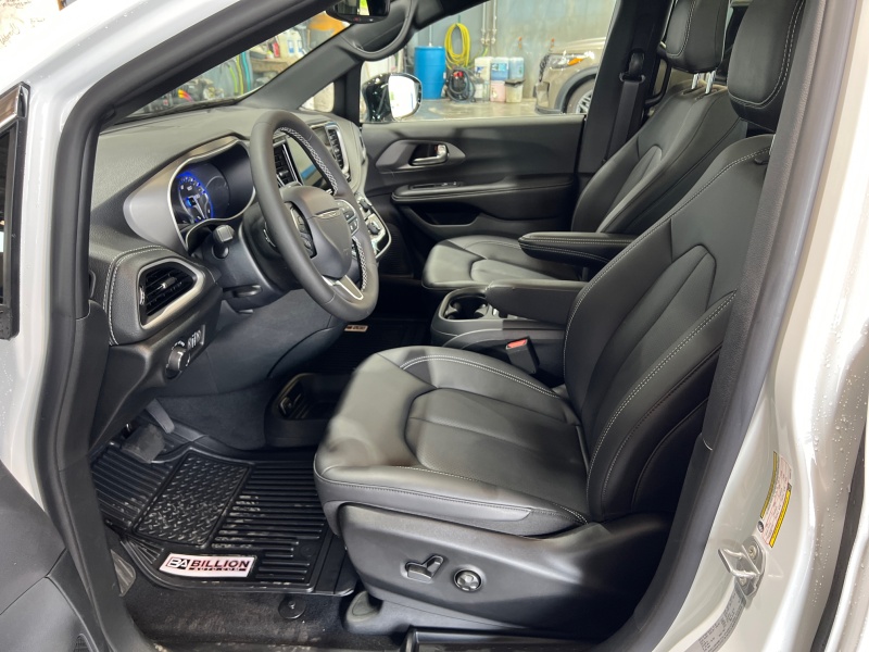 2027 Chrysler Pacifica
