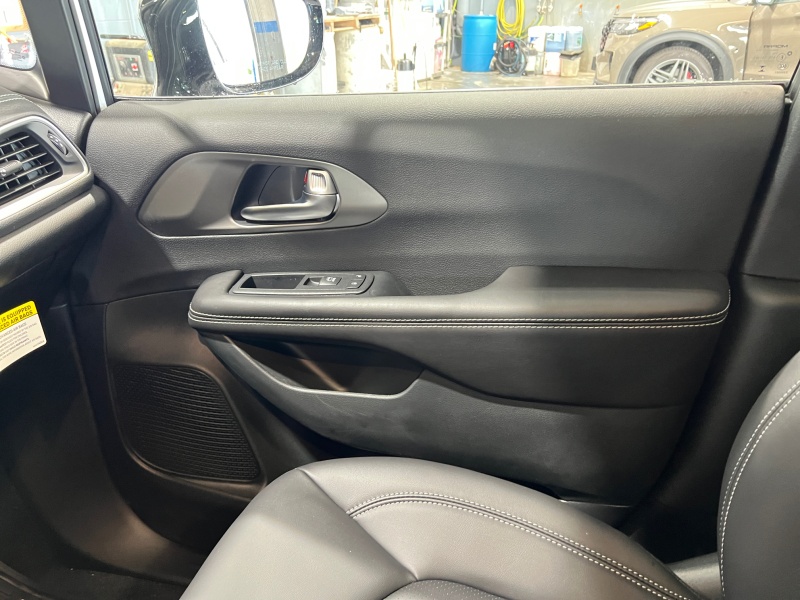 2027 Chrysler Pacifica