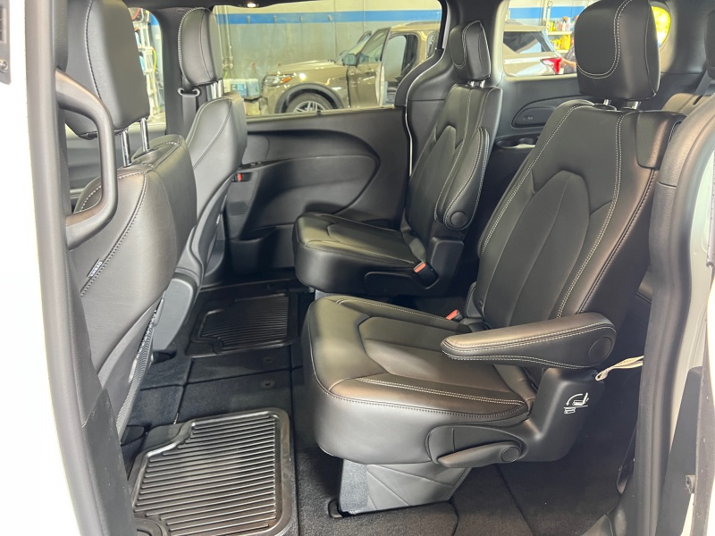 2027 Chrysler Pacifica