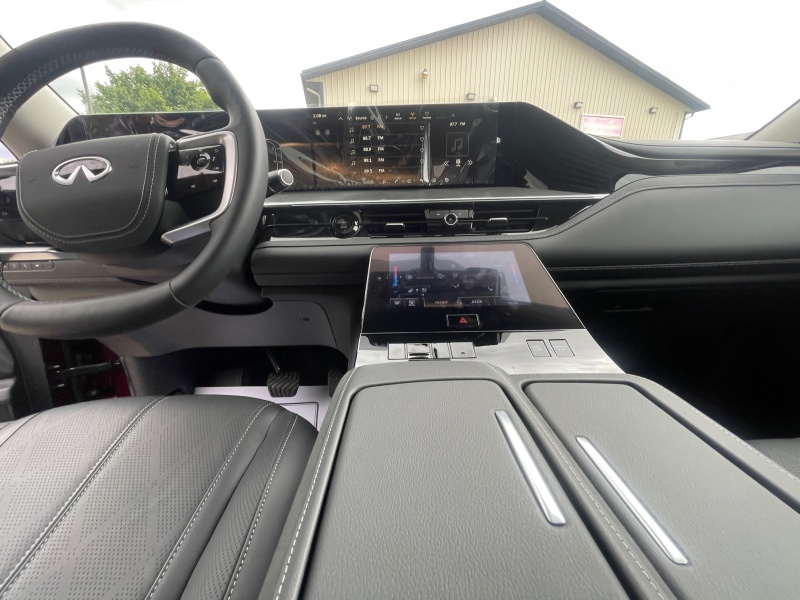 2025 INFINITI QX80