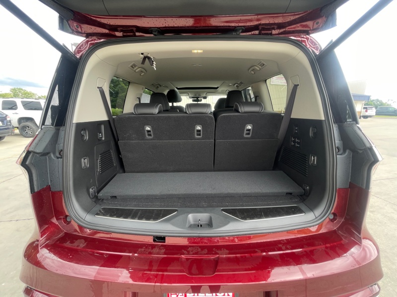 2025 INFINITI QX80