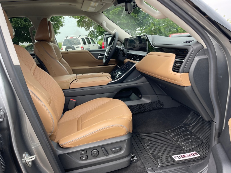 2025 INFINITI QX80