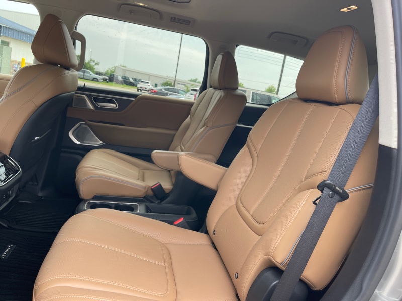 2025 INFINITI QX80