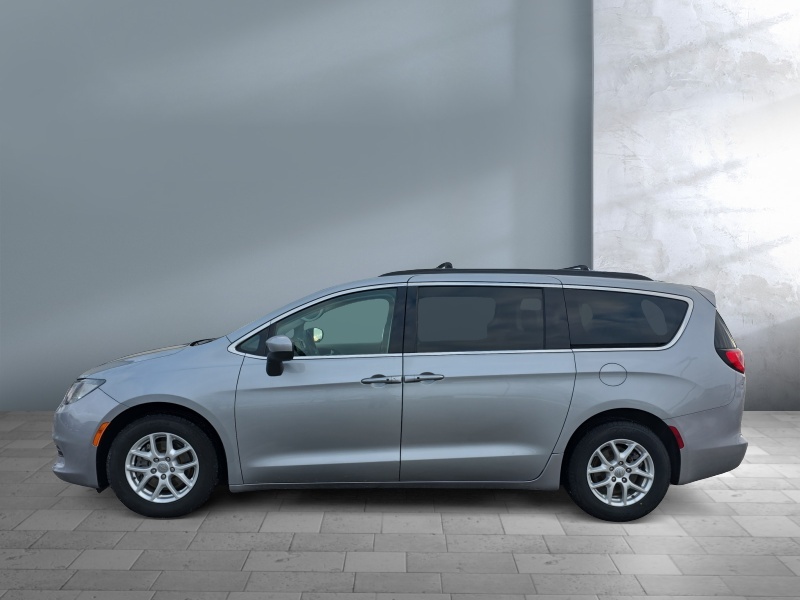 2020 Chrysler Voyager