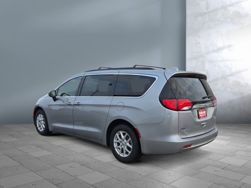 2020 Chrysler Voyager