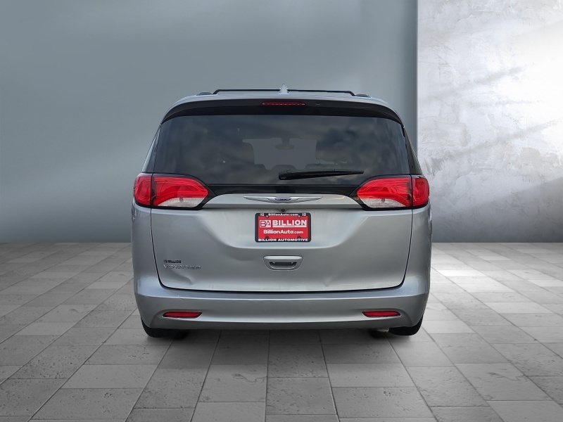 2020 Chrysler Voyager