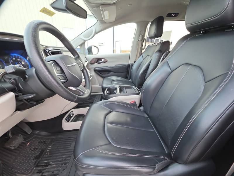 2020 Chrysler Voyager