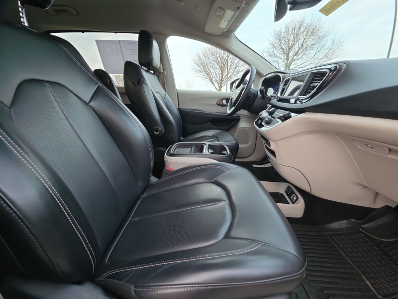 2020 Chrysler Voyager