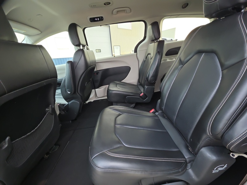 2020 Chrysler Voyager