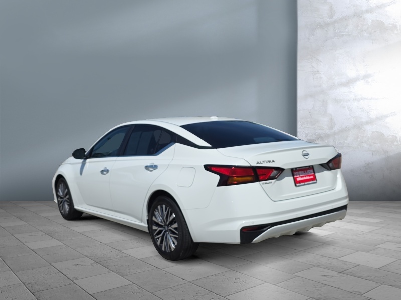 2025 Nissan Altima