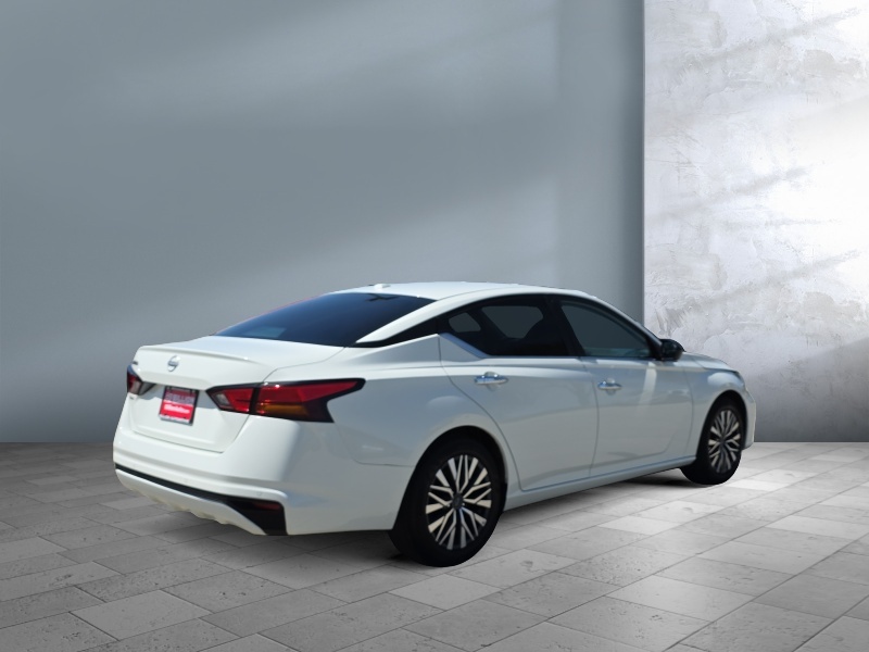 2025 Nissan Altima