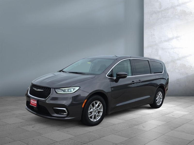 Used 2023 Chrysler Pacifica Touring L Vans
