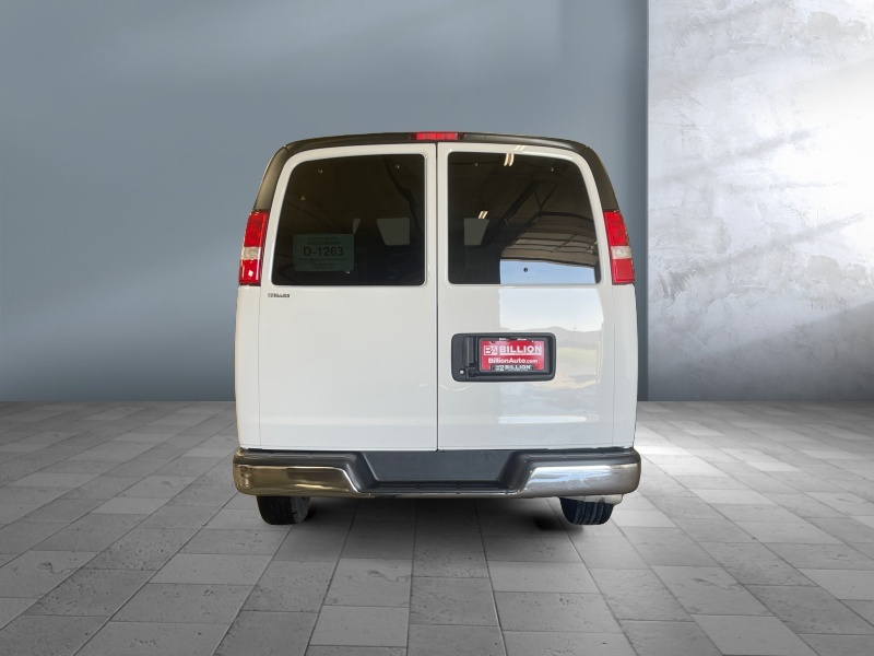 2025 Chevrolet Express Passenger