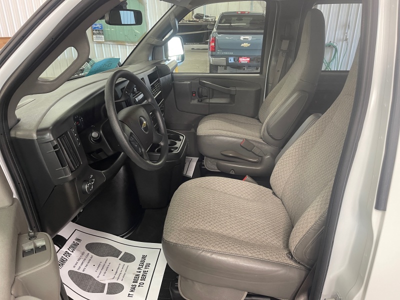 2025 Chevrolet Express Passenger