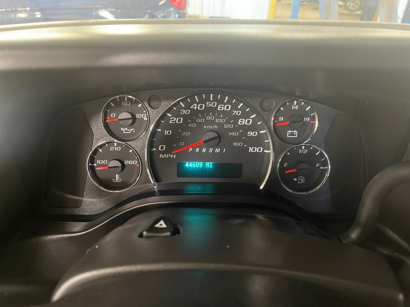 2025 Chevrolet Express Passenger