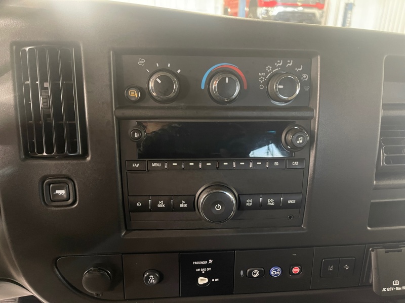 2025 Chevrolet Express Passenger