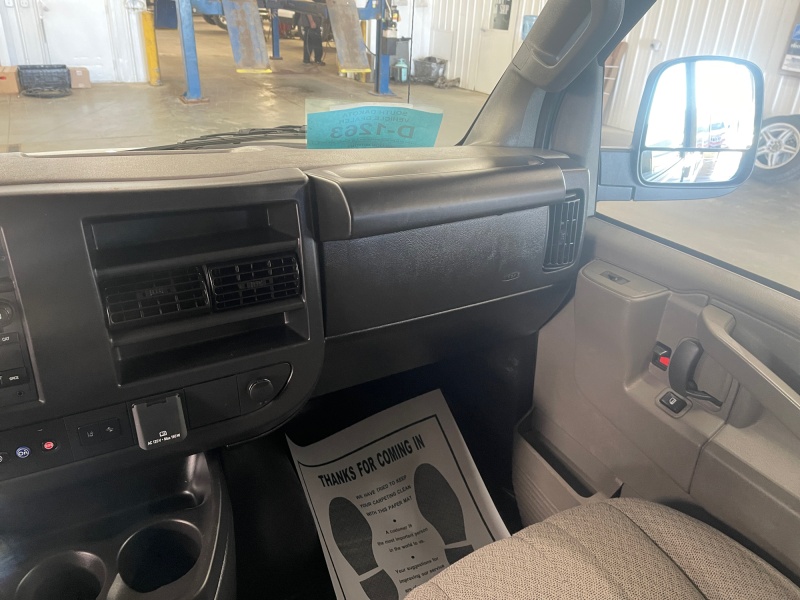 2025 Chevrolet Express Passenger