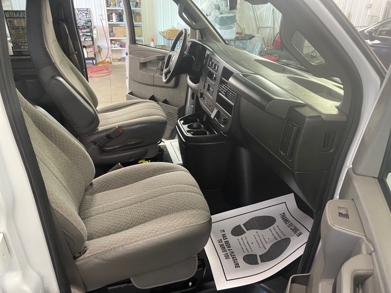 2025 Chevrolet Express Passenger