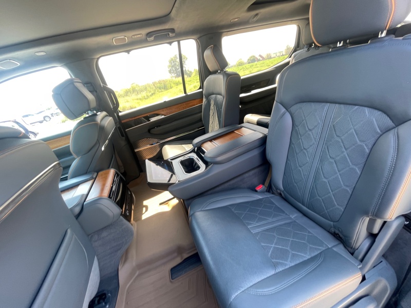 2022 Jeep Grand Wagoneer