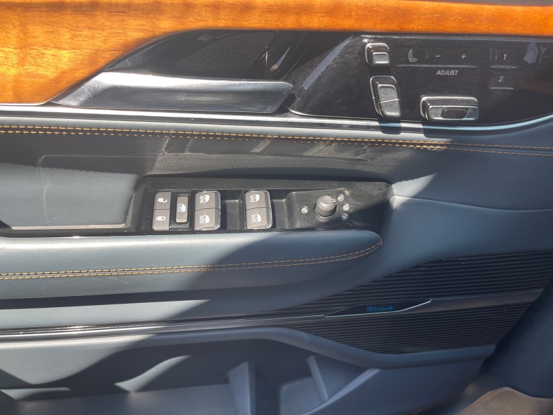 2022 Jeep Grand Wagoneer