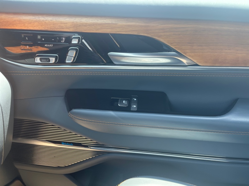2022 Jeep Grand Wagoneer