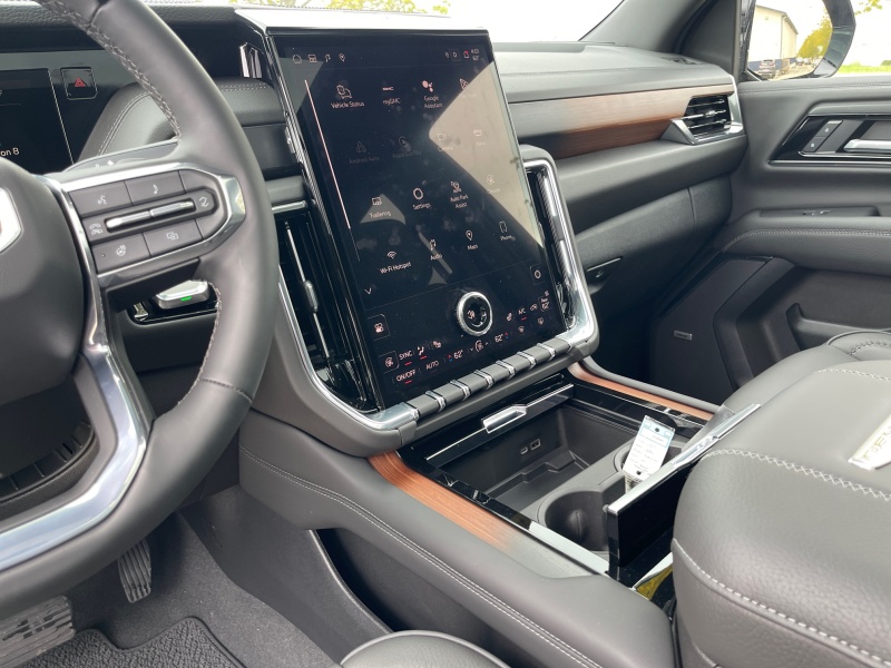 2025 GMC Yukon XL