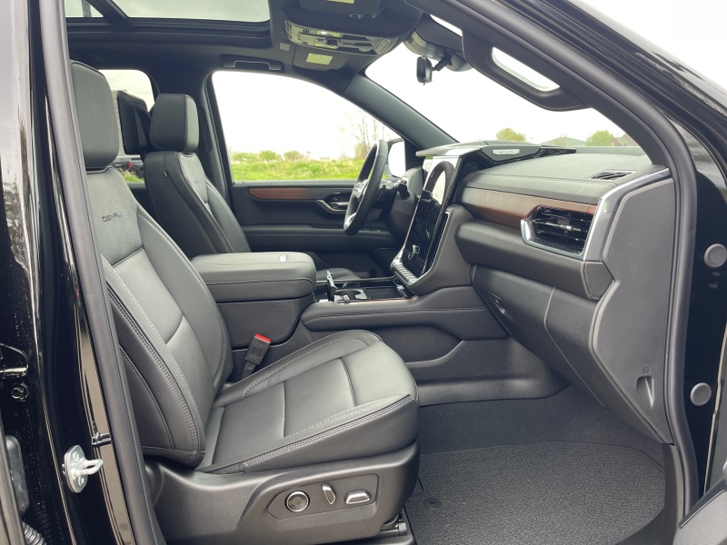 2025 GMC Yukon XL