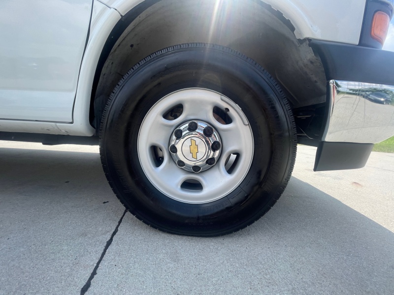 2024 Chevrolet Express Passenger